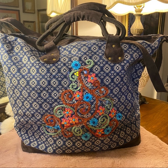 Lovestitch Yucca Valley Weekender Bag - Picture 8 of 8
